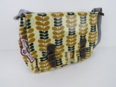 A leaf patterned satchel type handbag 'a