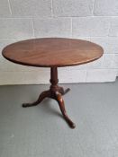 A Victorian tilt-top circular occasional table measuring approx. 84cm dia.