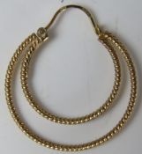 A single 9ct gold hoop earring 1.8g.