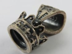A pendant in the form of a crown, stamped 925, 2.3cm inc bale, 8.2g.