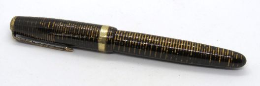 A Parker Major fountain pen with 14ct gold broad nib, golden pearl case, vacumatic fill, c.1941.