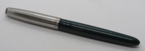 A Parker (USA) '21' fountain pen, green