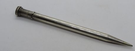 A Sterling silver propelling pencil.