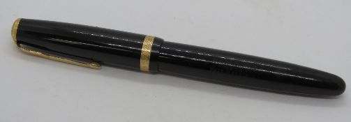 A Parker Duofold fountain pen with 14ct