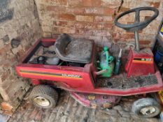 A Murray 6/25 ride on lawn mower. Collection of this item is from our Lower Boddington Saleroom.