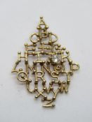 A 9ct gold alphabet pendant, hallmarked 375, 4.8cm in length, 5.7g.
