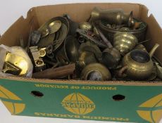 A quantity of brass, copper and metalware including jardiniere, tankard, door knocker,
