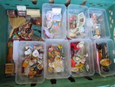 A quantity of assorted dolls house decor including musical instruments, hats,