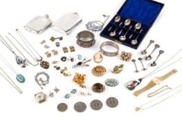 A collection of jewellery and costume items, to include a garnet and half pearl cluster dress