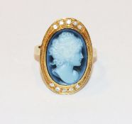 18 k Gelbgold Ring mit Lagestein Gemme, Damenbildnis, mit 10 Diamanten, 0,12 ct., 8 gr., Gr. 54