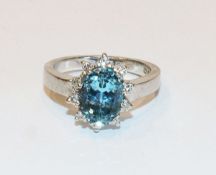 14 k Weißgold Ring mit Turmalin ? und Diamantkranz, 0,30 ct., 8,7 gr., Gr. 59