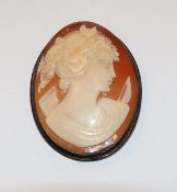 Silber Brosche/Anhänger mit Muschelgemme, Damenbildnis, 4,5 cm x 3,5 cm, 10,5 gr.