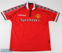 1998/00 Manchester United home football shirt in red, short sleeve, size L