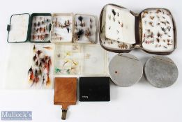 A collection of Pocket Containers, as follows: 1x zip case 7
