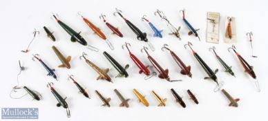 18x unnamed various sizes Devon Spinners, complete: 7x unnamed Devons, bodies only; 2x carded baits;