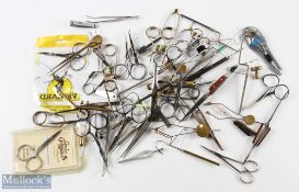 5x packs of Fly Tyer's Tools: starter packs, all vary but have whip finisher, bobbin holders,