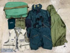 Mullarkeys large waterproof shoulder bag 19