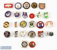 30 British Non-League Football Badges metal and enamel, with noted teams of Willenhall Town Colwyn