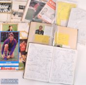 Manchester Utd collection of memorabilia to include 1982 United annual (autographs of Ron