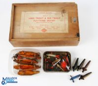 Small Selection of Mixed Lures and Baits including 7x varnished body lures, with a group of small