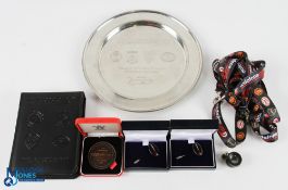 2004 Manchester United Vodaphone Cup Collectables, to include a notebook, a Royal Mint commemorative