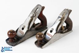 Vintage Record No.4 plane with corrugated sole, with a Record No. 3 plane smooth sole both in good