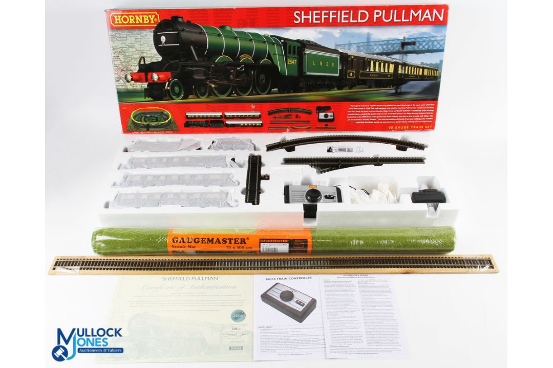Hornby 00 Gauge Sheffield Pullman R1135 Train Set, plus a 1m length of Hornby track and a roll of - Image 1 of 2