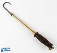 Unusual Fosters maker Asshbourne 41368 telescopic three draw brass gaff with lignum handle, measures