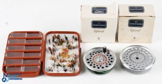 Hardy plastic fly case with 12 compartments with clear sliding lids and Ethafoam to lid, 6
