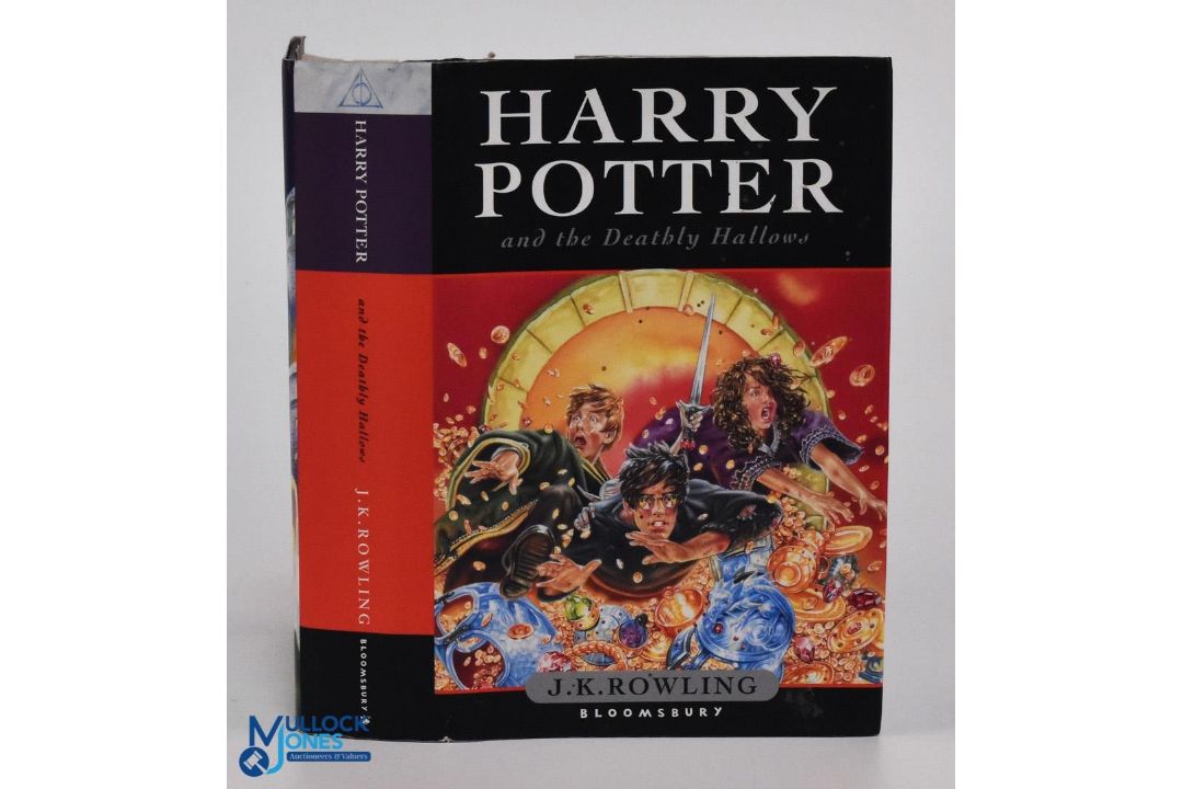 Harry Potter Book Selection (4) features Harry Potter and the Deathly Hallows 2007, first edition of - Image 3 of 4