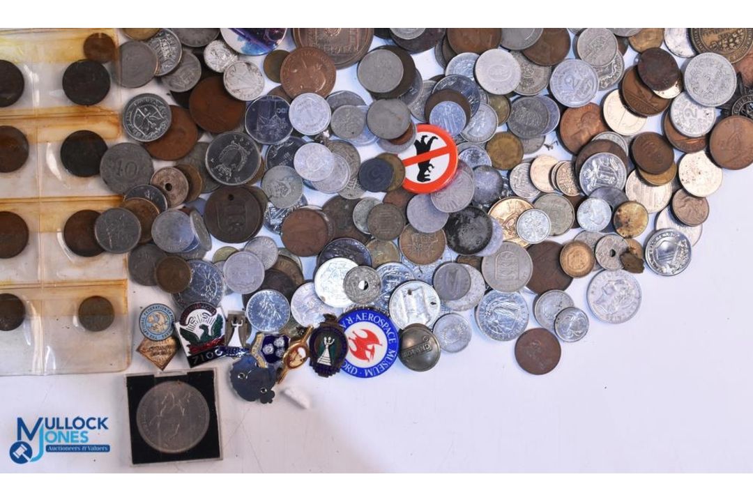 Box of World Coins, Tokens, Badges and few British coins, no silver coinage noted, #2.5kg - Image 3 of 5