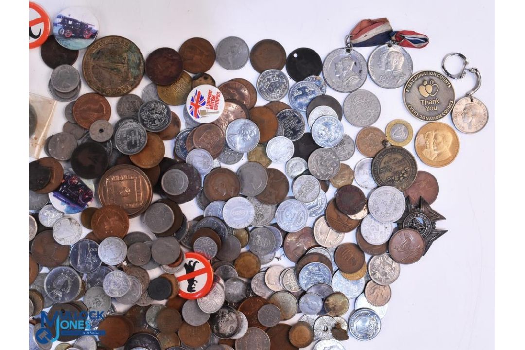Box of World Coins, Tokens, Badges and few British coins, no silver coinage noted, #2.5kg - Image 4 of 5