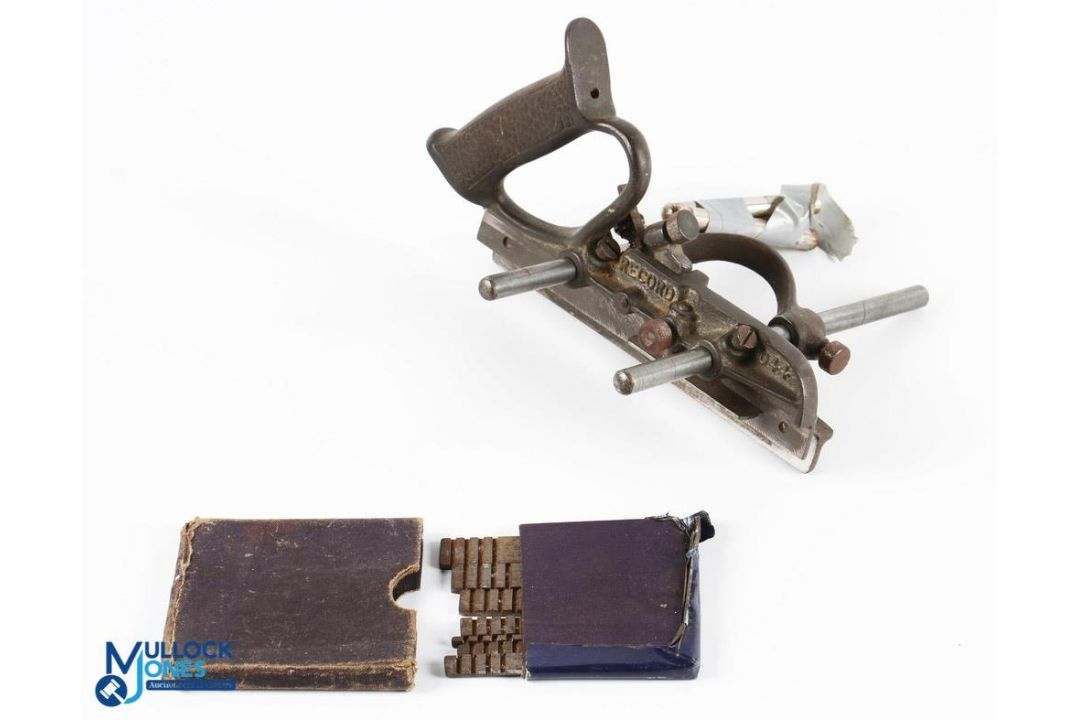 Record No.044 Plough Combination Plane, with blades in good clean condition - Image 1 of 2