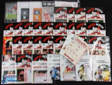 1994/95 Manchester Utd complete home league season programmes (21) + team sheet (1), FAC Leeds Utd +