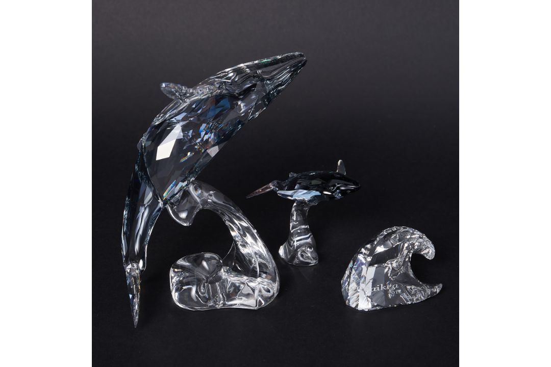 Swarovski Crystal Glass, annual edition 'Paikea Humpback Whale' 2012 with wave plaque, also
