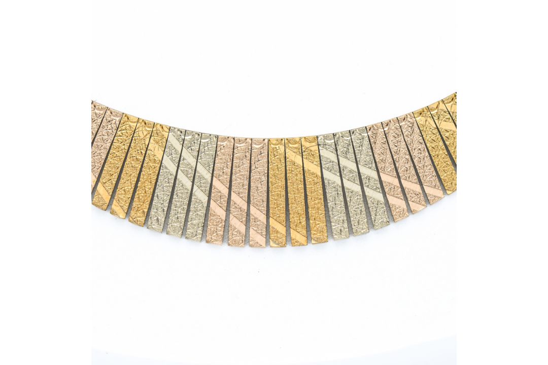 An 18ct gold three coloured feather necklace, approx 30.4g. - Image 2 of 2
