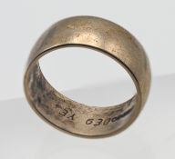 A 9ct gold wedding band ring, approx. 6.6g, size P/Q.