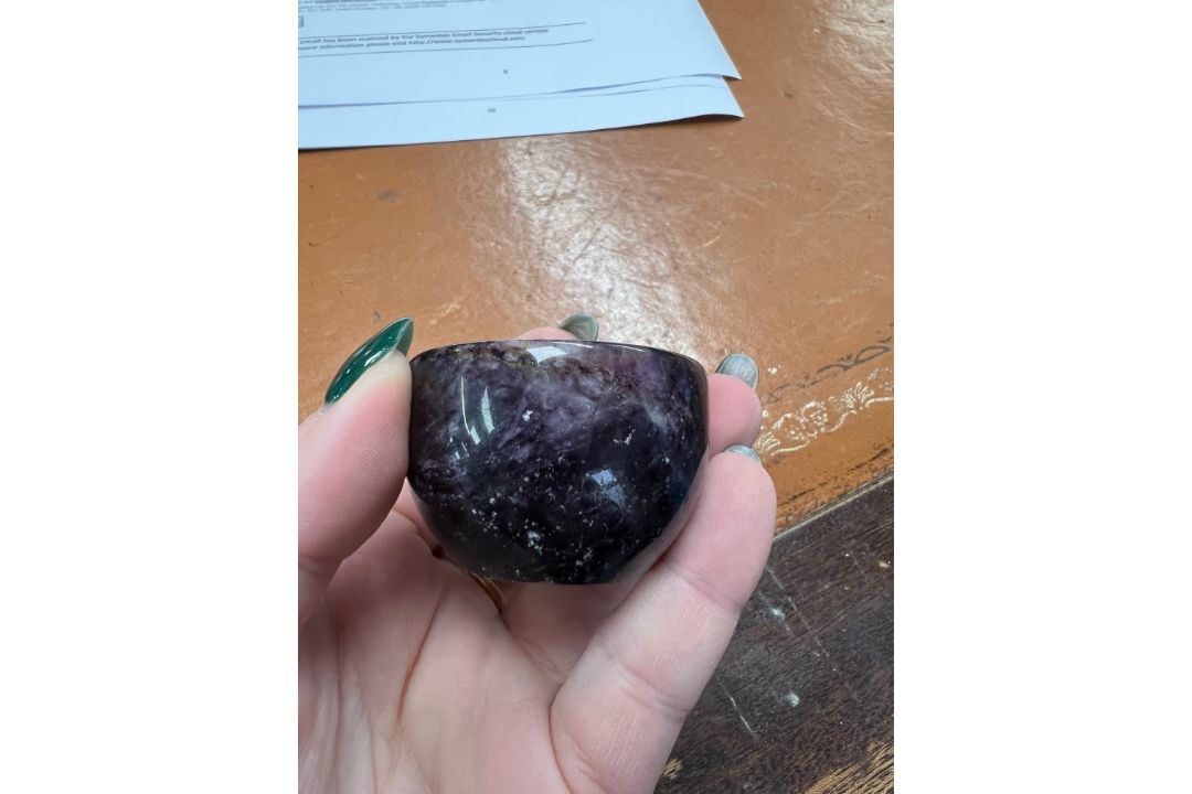 Blue John, a small bowl, diameter 4.5cm and other hardstones etc, approx. 22 - Image 5 of 6