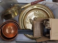A mixed collection of metal ware items to include graduated set of hand beaten copper scoops,