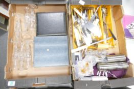 A mixed collection of items to include loose cutlery, cased Wedgwood & similar Knife Sets etc (2