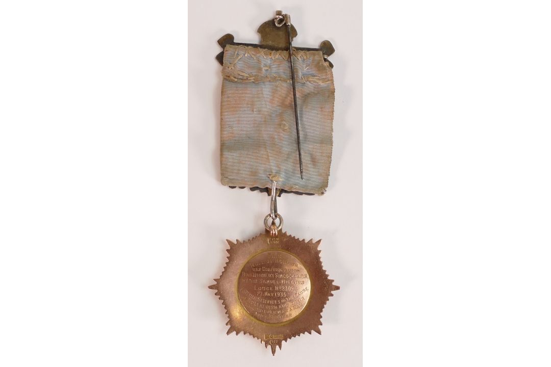 RAOB (Royal Antediluvian Order of Buffaloes) heavy 9ct gold hallmarked Roll of Honour medal / - Image 3 of 4