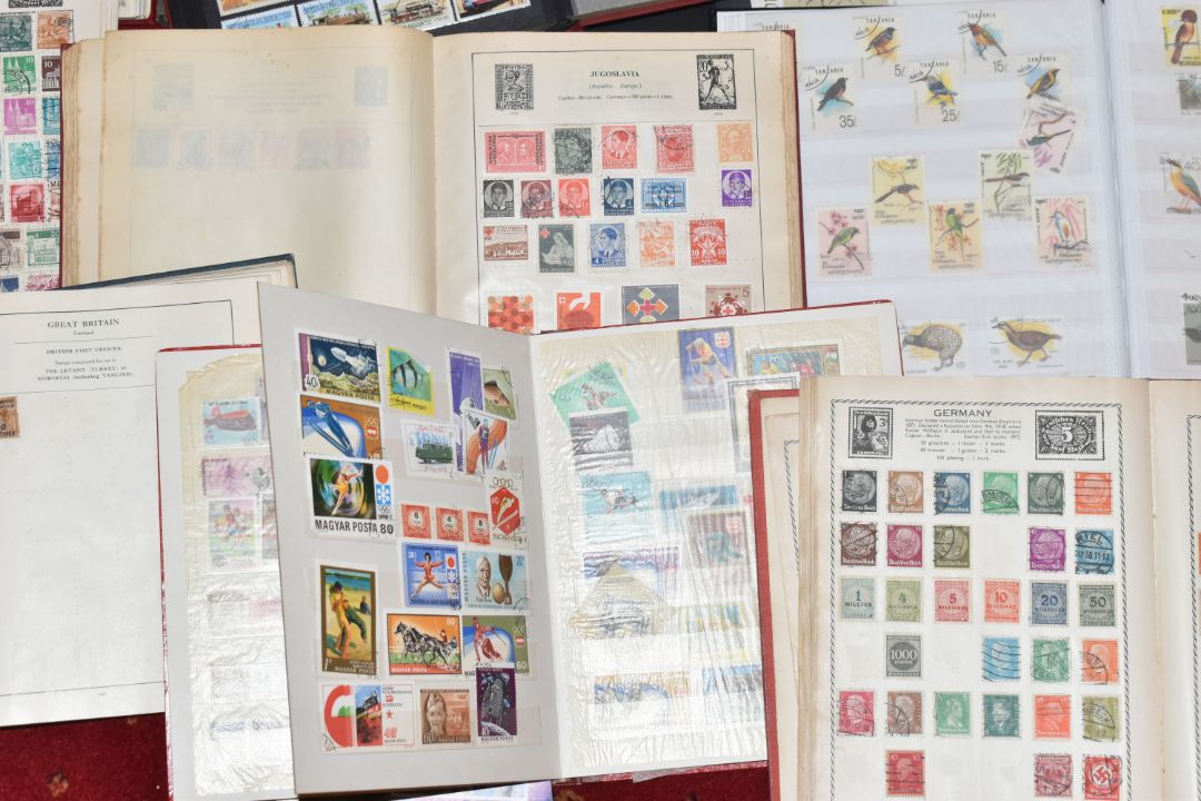 VERY LARGE ACCUMULATION OF STAMPS IN NUMEROUS ALBUMS AND LOOSE, we note worldwide collections, GB - Image 9 of 26