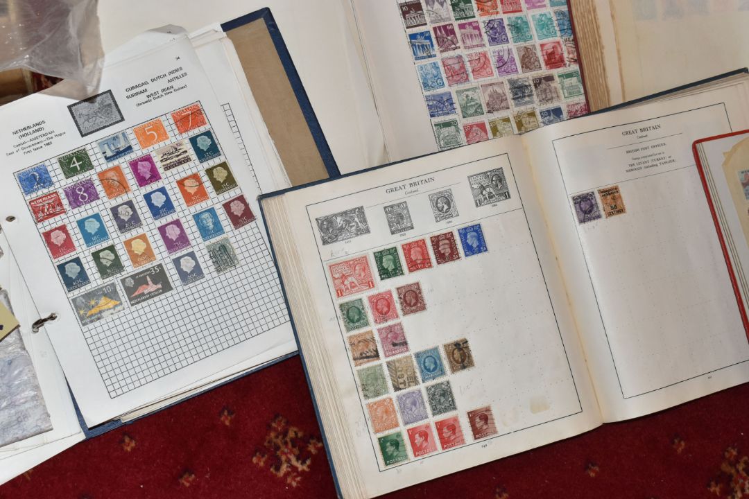 VERY LARGE ACCUMULATION OF STAMPS IN NUMEROUS ALBUMS AND LOOSE, we note worldwide collections, GB - Image 5 of 26