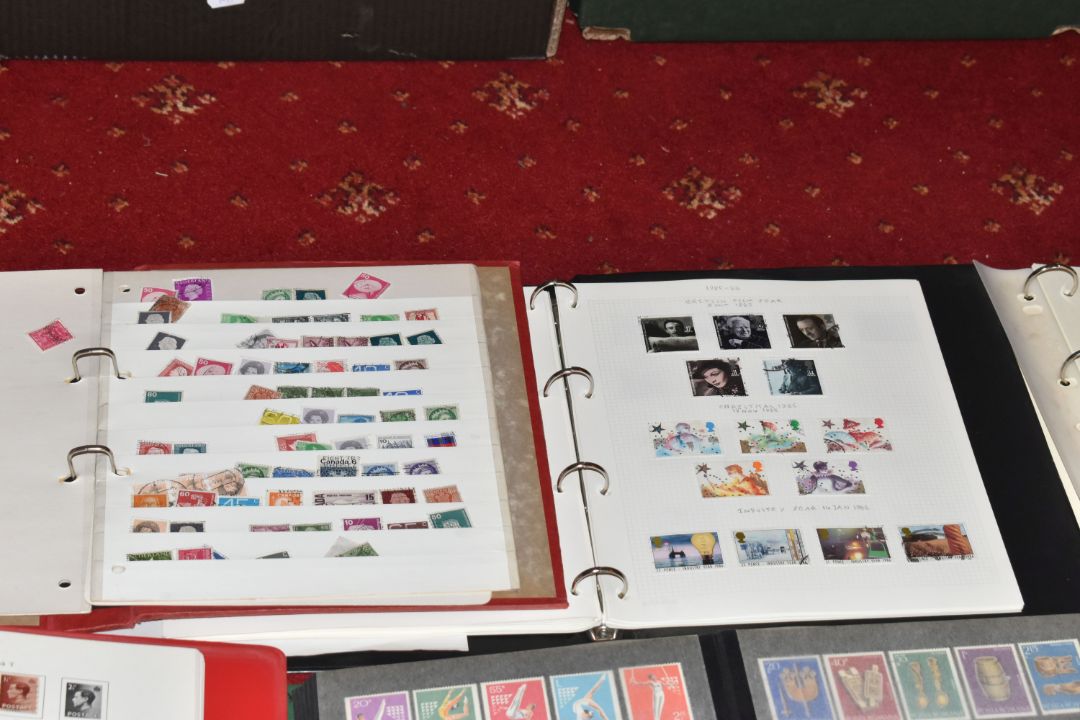 VERY LARGE ACCUMULATION OF STAMPS IN NUMEROUS ALBUMS AND LOOSE, we note worldwide collections, GB - Image 8 of 26