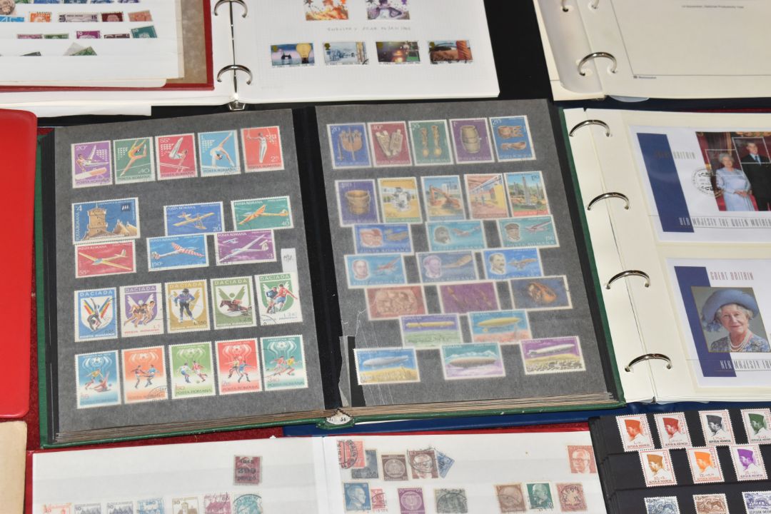 VERY LARGE ACCUMULATION OF STAMPS IN NUMEROUS ALBUMS AND LOOSE, we note worldwide collections, GB - Image 12 of 26