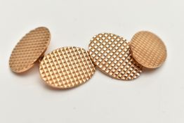 A BOXED PAIR OF 9CT GOLD CUFFLINKS, oval chain link cufflinks with an engine turned pattern,