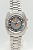 AN OMEGA SEAMASTER MEMOMATIC STAINLESS STEEL WRISTWATCH, with automatic movement, circular grey