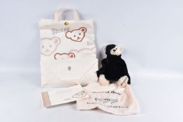 AN UNBOXED STEIFF LIMITED EDITION 'PHANTOM OF THE OPERA' MUSICAL BEAR 2005, No.662164, white with