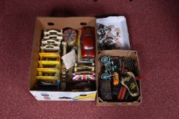 A QUANTITY OF ASSORTED DIECAST VEHICLES AND TOYS, to include boxed modern diecast vehicles, Lledo