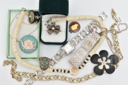 TWO LADIES ROTARY WRISTWATCHES AND A SMALL ASSORTMENT OF JEWELLERY, the first a quartz silver '